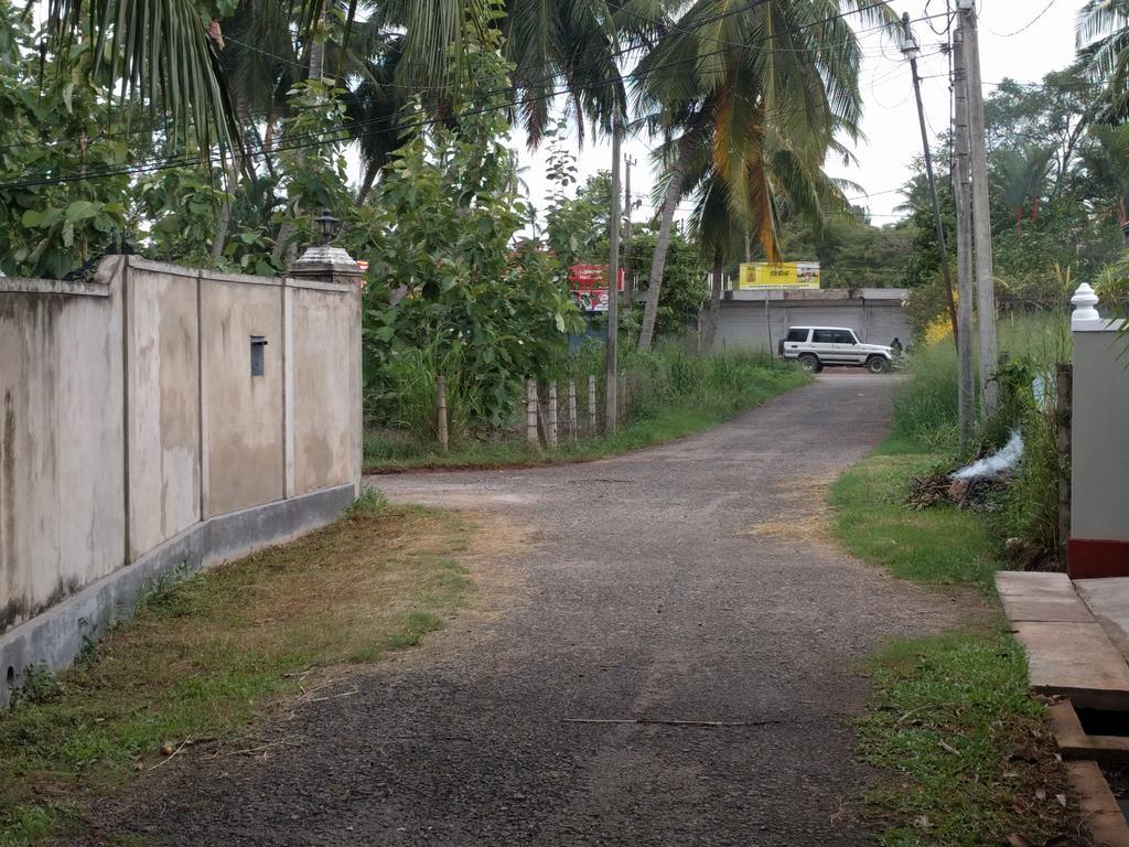 Chelli Homestay Negombo Bagian luar foto